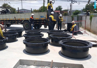 泰国加油站井盖